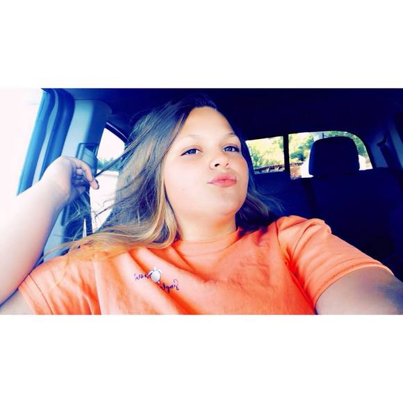 Meet your Posher, Lindsey - Picture 1 of 1